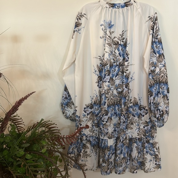 Floral Ruffle Bottom Dress - Picture 5 of 8